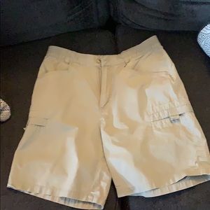Columbia size 6 khaki shorts